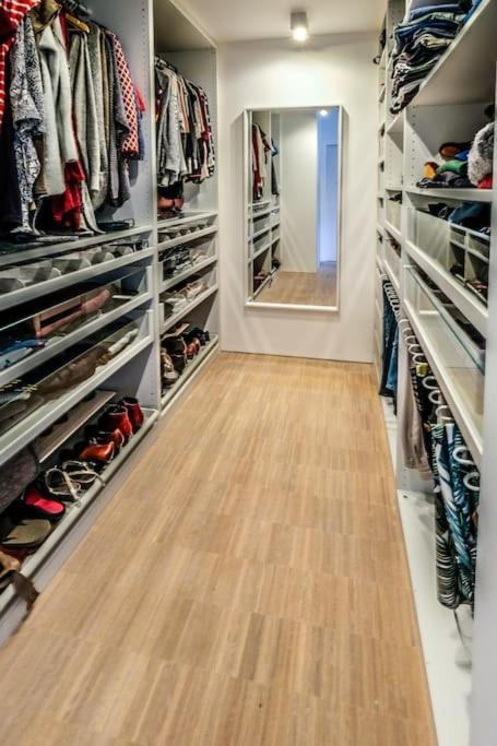 Spacious Family 10 Min From Downtown Villa